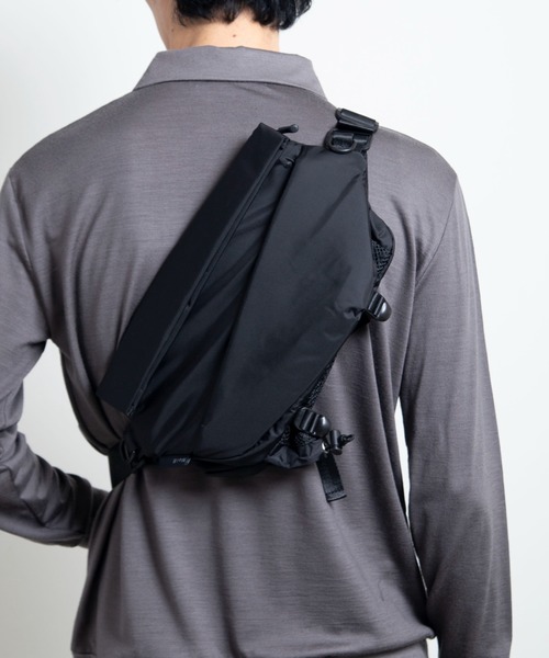 NoiR/ノアール(ノアール)の「NoiR ノアールHexa shoulder/ヘキサ ショルダーバッグ(ショルダーバッグ・メンズ・ブラック/ブラック系その他・FREE)」の8枚目の写真