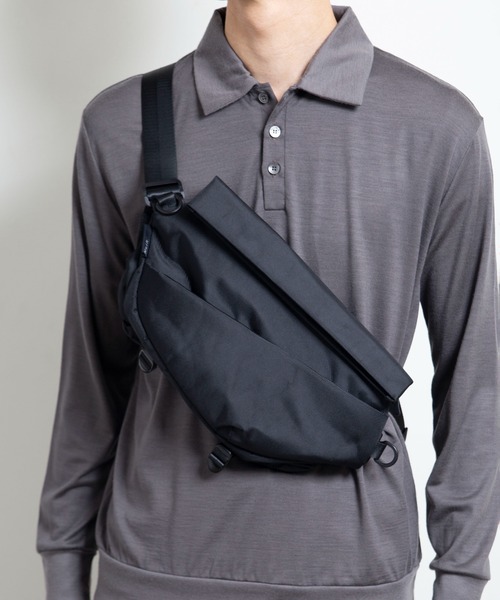 NoiR/ノアール(ノアール)の「NoiR ノアールHexa shoulder/ヘキサ ショルダーバッグ(ショルダーバッグ・メンズ・ブラック/ブラック系その他・FREE)」の11枚目の写真