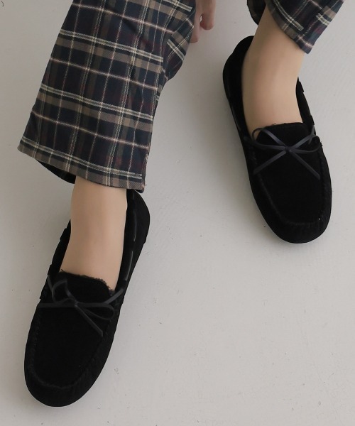 DEMETER(デメテル)の「選べる3デザイン ボリュームファー モカシンシューズ(モカシン/デッキシューズ・レディース・ブラック/グレイッシュベージュ/グレー系その他/イエロー系その他/ブラック系その他2/グレー/ブラック系その他/イエロー系その他2/グレー系その他2/キャメル/ベージュ系その他/ベージュ系その他2・S/M/L/LL)」の4枚目の写真