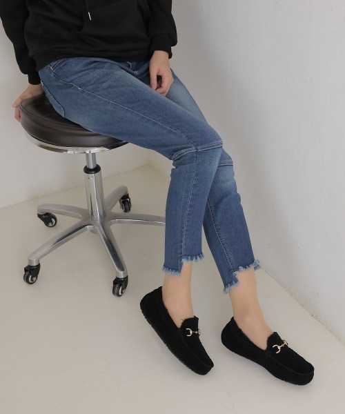 DEMETER(デメテル)の「選べる3デザイン ボリュームファー モカシンシューズ(モカシン/デッキシューズ・レディース・ブラック/グレイッシュベージュ/グレー系その他/イエロー系その他/ブラック系その他2/グレー/ブラック系その他/イエロー系その他2/グレー系その他2/キャメル/ベージュ系その他/ベージュ系その他2・S/M/L/LL)」の16枚目の写真