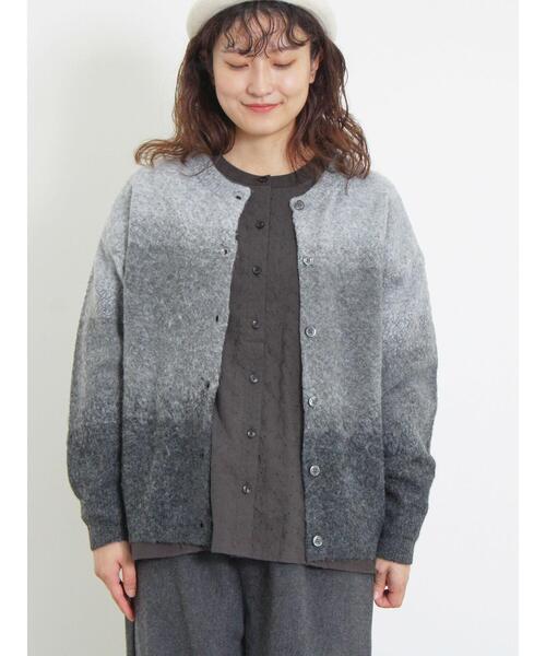 Samansa Mos2(サマンサ モスモス)の「前後着フェザーグラデーションニット(カーディガン/ボレロ・レディース・チャコールグレー/グレー/ベージュ/ラベンダー/ミント・F)」の12枚目の写真