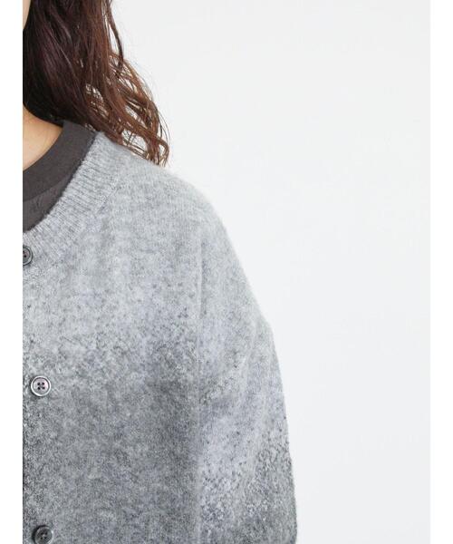 Samansa Mos2(サマンサ モスモス)の「前後着フェザーグラデーションニット(カーディガン/ボレロ・レディース・チャコールグレー/グレー/ベージュ/ラベンダー/ミント・F)」の16枚目の写真