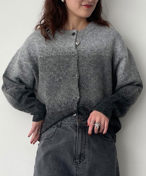 Samansa Mos2(サマンサ モスモス)の「前後着フェザーグラデーションニット(カーディガン/ボレロ・レディース・チャコールグレー/グレー/ベージュ/ラベンダー/ミント・F)」の1枚目の写真