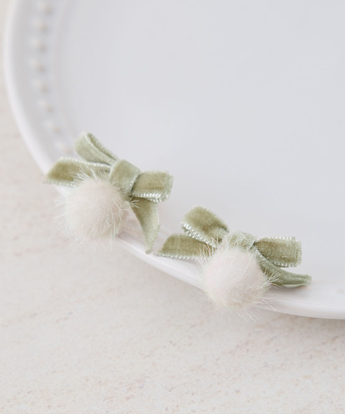 ROPE' PICNIC（ロペピクニック）の「ベルベットリボン×シャギーボールプチピアス（ピアス（両耳用）・レディース・グリーン系その他/ベージュ/オレンジ系その他・FREE）」の2枚目の写真