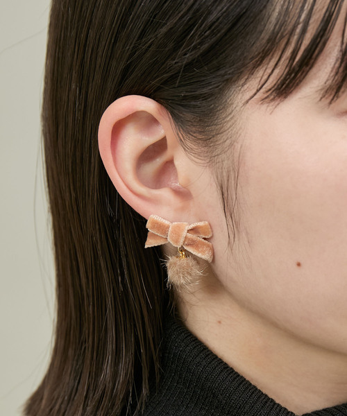 ROPE' PICNIC（ロペピクニック）の「ベルベットリボン×シャギーボールプチピアス（ピアス（両耳用）・レディース・グリーン系その他/ベージュ/オレンジ系その他・FREE）」の6枚目の写真