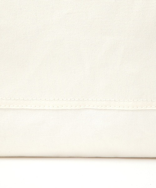 LAKOLE（ラコレ）の「キャンバスバレルショルダーバッグ / 253221（ショルダーバッグ・メンズ・ライトグレー/ブラック/ナチュラル・FREE）」の4枚目の写真