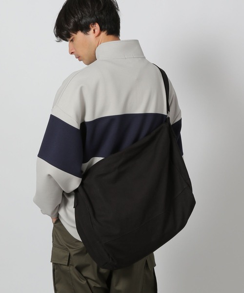 LAKOLE（ラコレ）の「キャンバスバレルショルダーバッグ / 253221（ショルダーバッグ・メンズ・ライトグレー/ブラック/ナチュラル・FREE）」の15枚目の写真