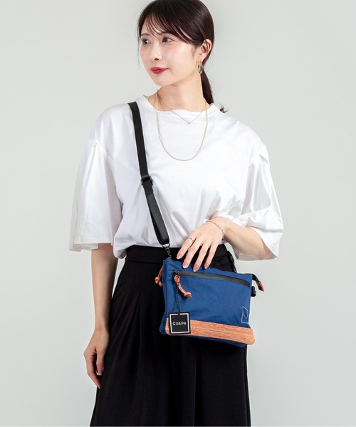 GUAPA(グアパ)の「【GUAPA】サコッシュ ショルダーバッグ(ショルダーバッグ・レディース・ホワイト/ネイビー/ブラック・FREE)」の4枚目の写真