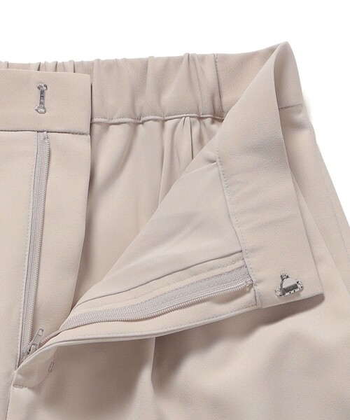SHIPS Colors（シップス カラーズ）の「SHIPS Colors:〈手洗い可能〉ツインクロス タック パンツ◇（その他パンツ・レディース・ナチュラル/ネイビー・SMALL/MEDIUM）」の8枚目の写真