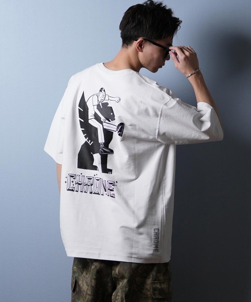 CHROME（クローム）の「【ムラサキスポーツ限定】CHROME/クローム オーバーサイズ/バックプリントTシャツ JP248（Tシャツ/カットソー・メンズ・ブラック/ホワイト・M/L/XL）」の2枚目の写真