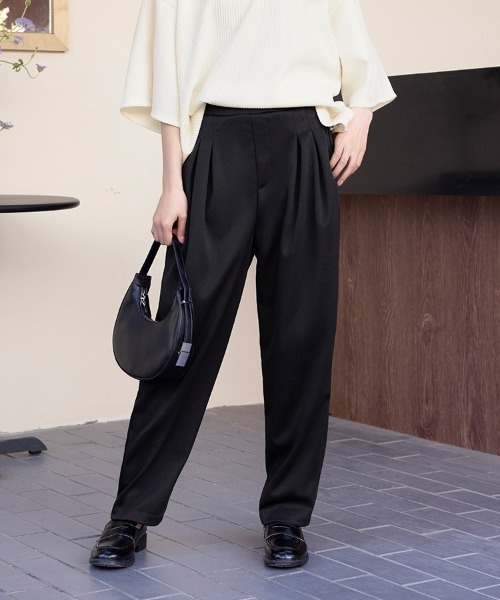 Doux Belle(ドゥーベル)の「ワイドシルエットテーパードパンツ(スラックス・レディース・ベージュ/ブラック・MEDIUM)」の20枚目の写真