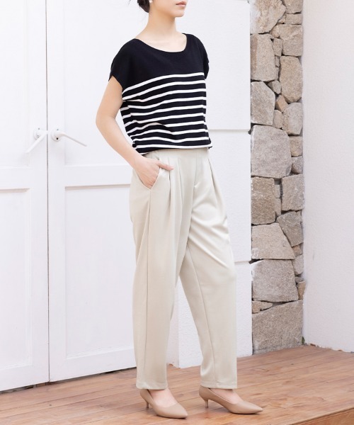 Doux Belle(ドゥーベル)の「ワイドシルエットテーパードパンツ(スラックス・レディース・ベージュ/ブラック・MEDIUM)」の10枚目の写真