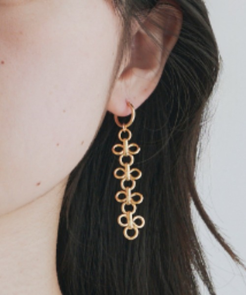 kiehtova(キエトヴァ)の「【kiehtova】FLOUR CHAIN PIERCE/フラワーチェーンピアス(ピアス(両耳用)・レディース・ゴールド/シルバー・FREE)」の2枚目の写真