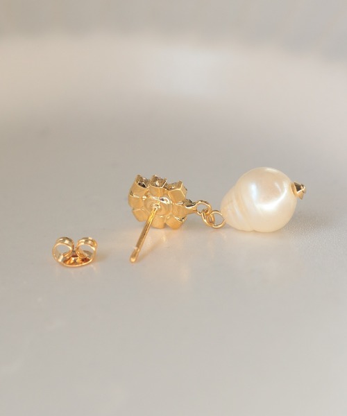 crystal bijou フラワー&スイングパールピアス（ピアス（両耳用