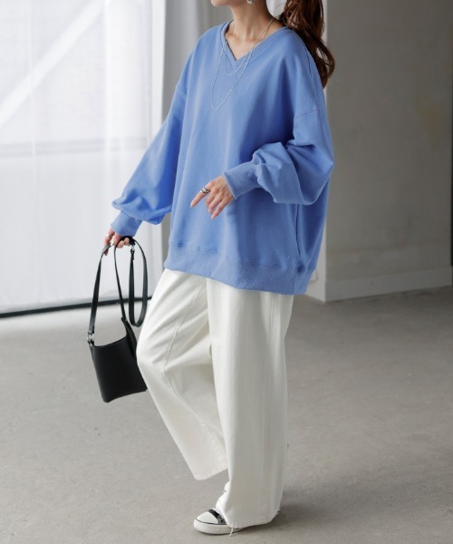 HUG.U（ハグユー）の「「神スウェット誕生」 抜け感 Vネック × ぽわん袖 スウェット（スウェット・レディース・アイボリー/ブラック/グリーン/ライトブルー/カーキブラウン/レッド/ライトグレー/オレンジ/ダークグレー/イエロー・FREE）」の16枚目の写真