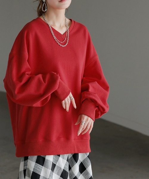 HUG.U（ハグユー）の「「神スウェット誕生」 抜け感 Vネック × ぽわん袖 スウェット（スウェット・レディース・アイボリー/ブラック/グリーン/ライトブルー/カーキブラウン/レッド/ライトグレー/オレンジ/ダークグレー/イエロー・FREE）」の12枚目の写真