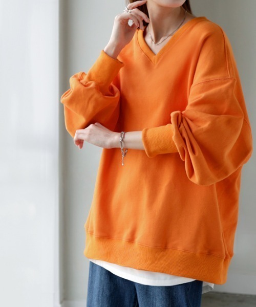 HUG.U（ハグユー）の「「神スウェット誕生」 抜け感 Vネック × ぽわん袖 スウェット（スウェット・レディース・アイボリー/ブラック/グリーン/ライトブルー/カーキブラウン/レッド/ライトグレー/オレンジ/ダークグレー/イエロー・FREE）」の22枚目の写真