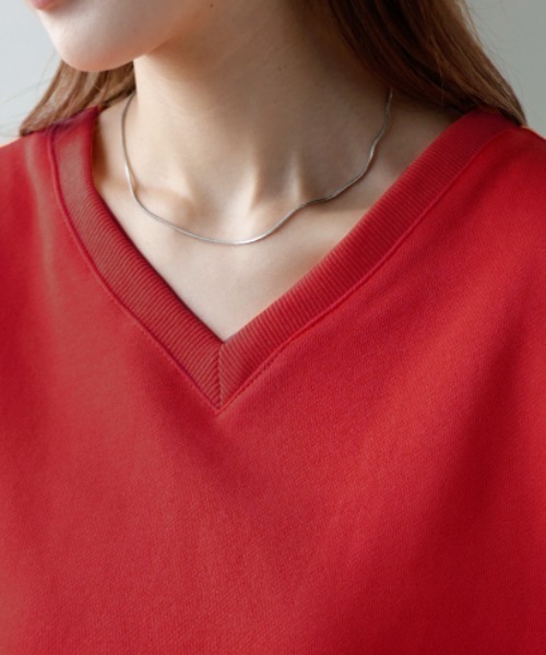 HUG.U（ハグユー）の「「神スウェット誕生」 抜け感 Vネック × ぽわん袖 スウェット（スウェット・レディース・アイボリー/ブラック/グリーン/ライトブルー/カーキブラウン/レッド/ライトグレー/オレンジ/ダークグレー/イエロー・FREE）」の13枚目の写真