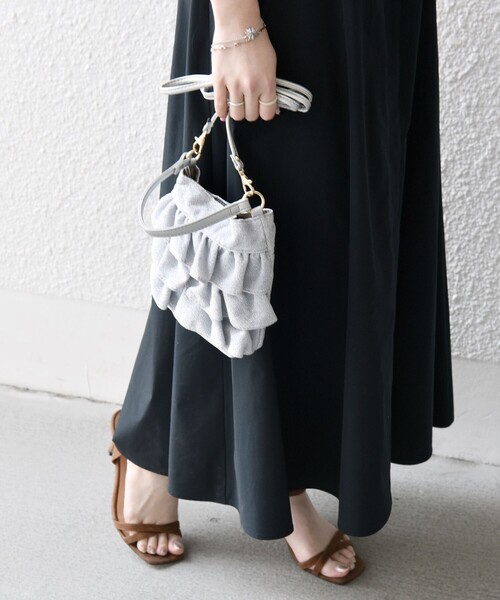 SHIPS any（シップス エニィ）の「SHIPS any: ラメ フリル ミニ ショルダー バッグ（ショルダーバッグ・レディース・シルバー/ブラック/ゴールド・ONE SIZE）」の7枚目の写真