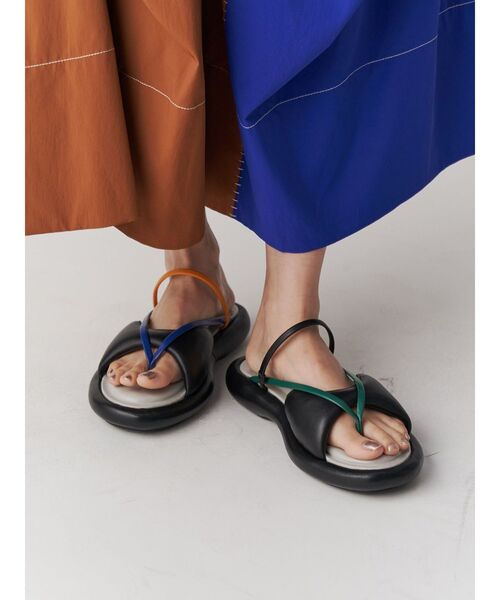 【極美品】アンスリード トング フラット サンダル ブラック レザー UN3D. サンダル UN3D./アンスリード/THONG FLAT SANDAL/トング