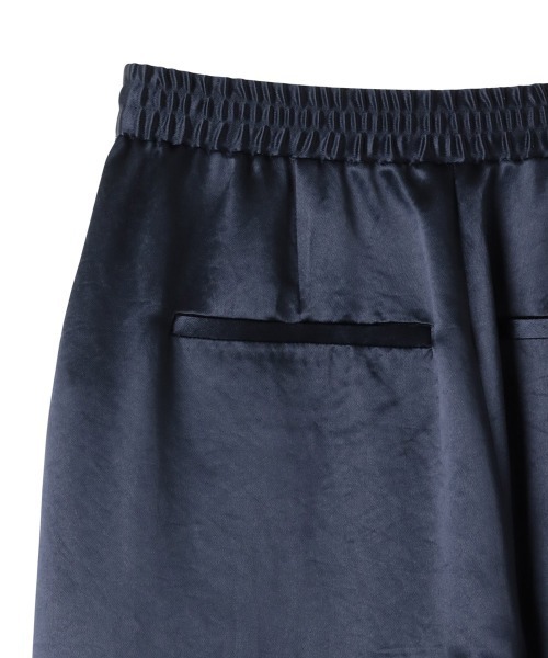 la.f…（ラエフ）の「サテンストレートパンツ（その他パンツ・レディース・ネイビー/ベージュ・9号）」の5枚目の写真