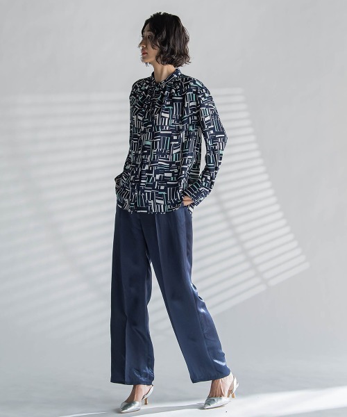 la.f…（ラエフ）の「サテンストレートパンツ（その他パンツ・レディース・ネイビー/ベージュ・9号）」の19枚目の写真