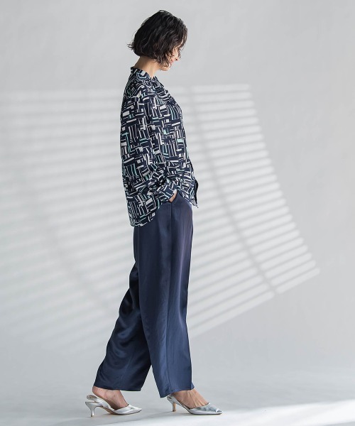 la.f…（ラエフ）の「サテンストレートパンツ（その他パンツ・レディース・ネイビー/ベージュ・9号）」の17枚目の写真