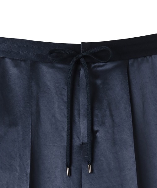 la.f…（ラエフ）の「サテンストレートパンツ（その他パンツ・レディース・ネイビー/ベージュ・9号）」の7枚目の写真