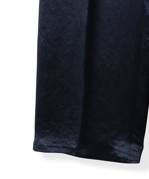 la.f…（ラエフ）の「サテンストレートパンツ（その他パンツ・レディース・ネイビー/ベージュ・9号）」の3枚目の写真