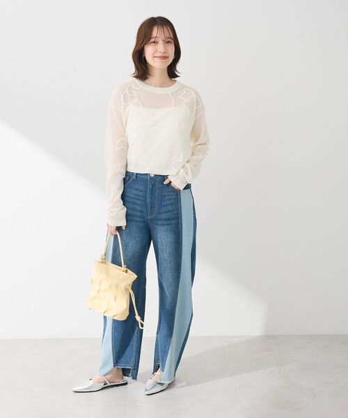 Green Parks(グリーンパークス)の「切り替えカーヴィーデニムパンツ(デニムパンツ・レディース・ライトインディゴブルー/インディゴブルー・FREE)」の4枚目の写真