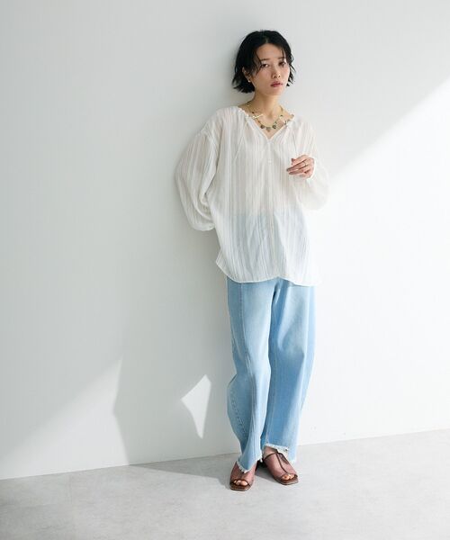 Green Parks(グリーンパークス)の「切り替えカーヴィーデニムパンツ(デニムパンツ・レディース・ライトインディゴブルー/インディゴブルー・FREE)」の11枚目の写真