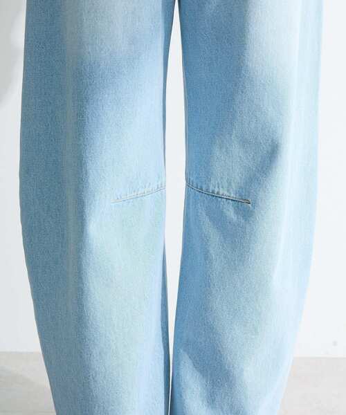 Green Parks(グリーンパークス)の「切り替えカーヴィーデニムパンツ(デニムパンツ・レディース・ライトインディゴブルー/インディゴブルー・FREE)」の15枚目の写真