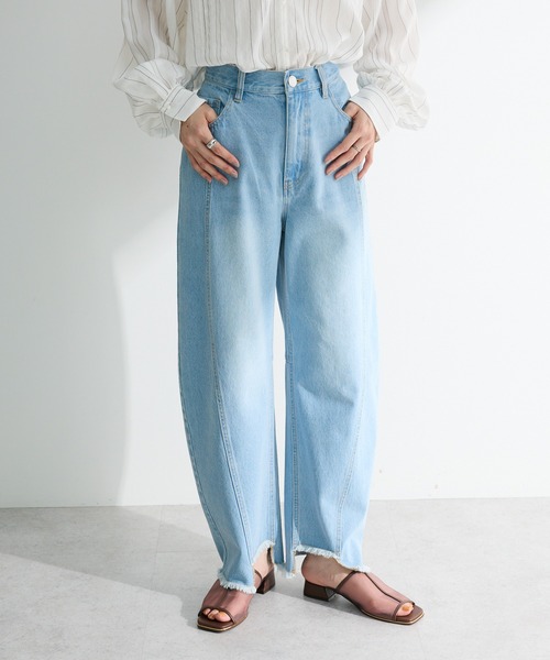 Green Parks(グリーンパークス)の「切り替えカーヴィーデニムパンツ(デニムパンツ・レディース・ライトインディゴブルー/インディゴブルー・FREE)」の2枚目の写真