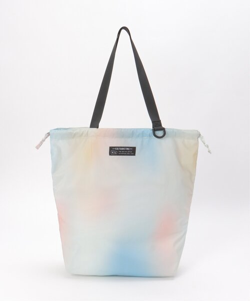 LBC（エルビーシー）の「【撥水】KiU キウ 2WAYレインバッグカバー（折りたたみ傘・レディース・ライトグリーン/ブラウン系/ピンク系/ホワイト/グレー・FREE）」の5枚目の写真