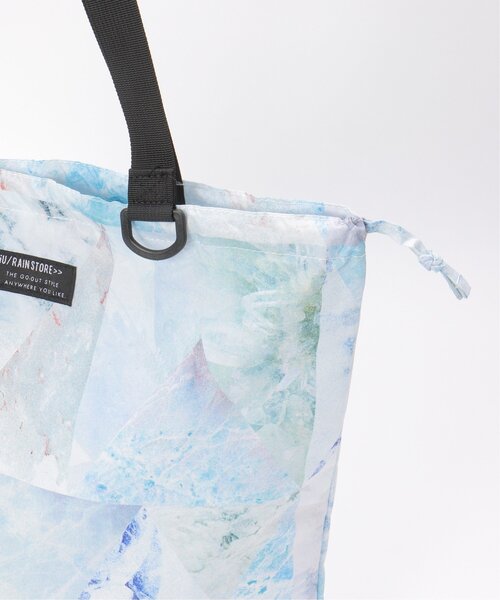 LBC（エルビーシー）の「【撥水】KiU キウ 2WAYレインバッグカバー（折りたたみ傘・レディース・ライトグリーン/ブラウン系/ピンク系/ホワイト/グレー・FREE）」の10枚目の写真