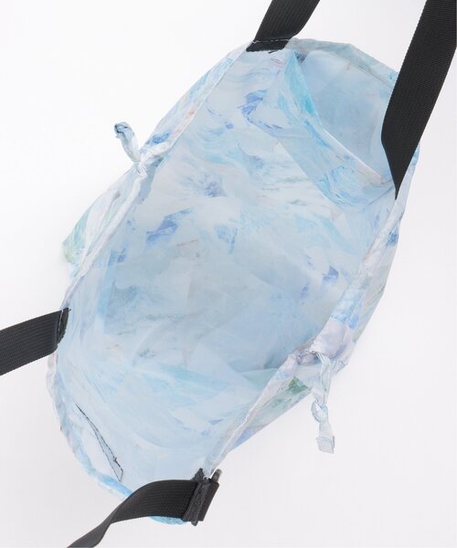 LBC（エルビーシー）の「【撥水】KiU キウ 2WAYレインバッグカバー（折りたたみ傘・レディース・ライトグリーン/ブラウン系/ピンク系/ホワイト/グレー・FREE）」の13枚目の写真