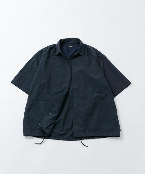 EKAL(エカル)の「UR TECHナイロンタッサーSSシャツ(シャツ/ブラウス・メンズ・ブルー/ネイビー/グレー・LARGE/MEDIUM)」の1枚目の写真