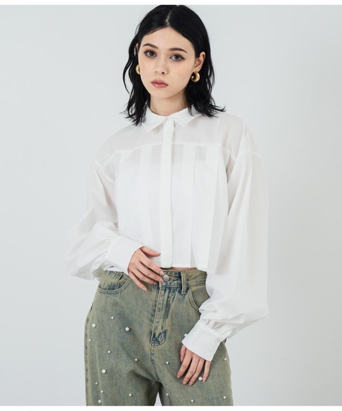 ANAP(アナップ)の「ボリュームスリーブ クロップドプリーツブラウス(シャツ/ブラウス・レディース・ブラック/ホワイト・FREE)」の11枚目の写真