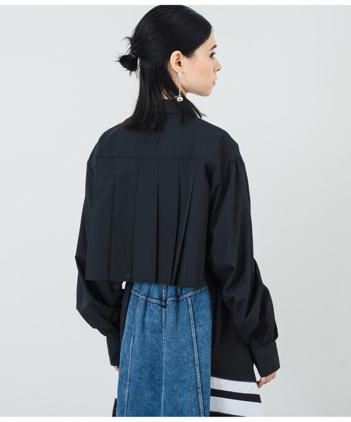 ANAP(アナップ)の「ボリュームスリーブ クロップドプリーツブラウス(シャツ/ブラウス・レディース・ブラック/ホワイト・FREE)」の19枚目の写真