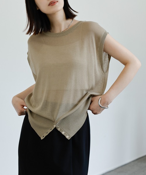 select MOCA Et(セレクトモカエト)の「【Et】Double-Front Slit Button Sheer Knit Tops(ニット/セーター・レディース・ブラック/オリーブ/ブラウン・FREE)」の3枚目の写真