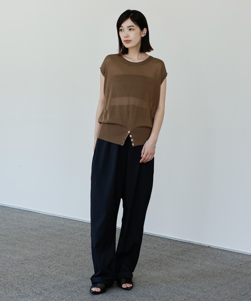 select MOCA Et(セレクトモカエト)の「【Et】Double-Front Slit Button Sheer Knit Tops(ニット/セーター・レディース・ブラック/オリーブ/ブラウン・FREE)」の16枚目の写真
