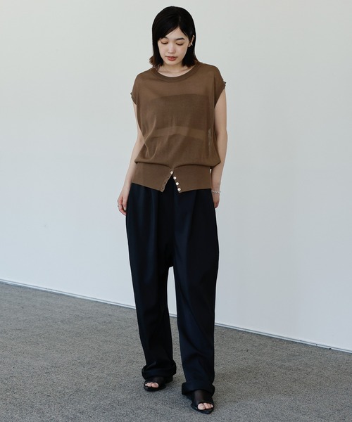 select MOCA Et(セレクトモカエト)の「【Et】Double-Front Slit Button Sheer Knit Tops(ニット/セーター・レディース・ブラック/オリーブ/ブラウン・FREE)」の5枚目の写真