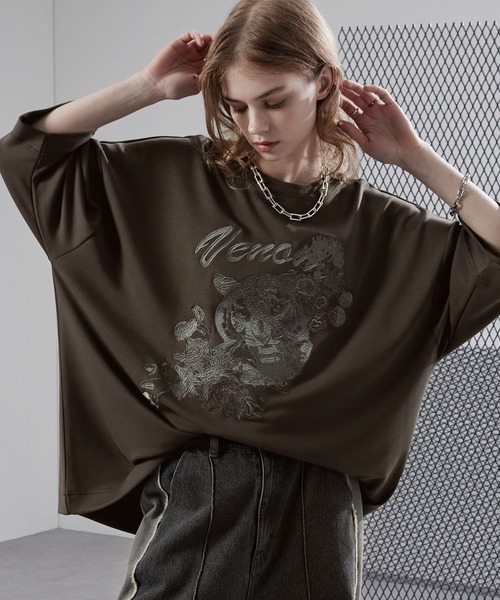 ENDER PRODUCTS(エンダープロダクツ)の「タイガー刺繍 ビッグシルエットクルーネックTシャツ【ENDER PRODUCTS/エンダープロダクツ】(Tシャツ/カットソー・メンズ・オフホワイト/ダークブラウン/スミクロ/ブラック・M/L)」の4枚目の写真