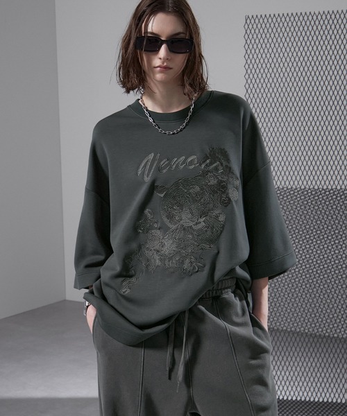 ENDER PRODUCTS(エンダープロダクツ)の「タイガー刺繍 ビッグシルエットクルーネックTシャツ【ENDER PRODUCTS/エンダープロダクツ】(Tシャツ/カットソー・メンズ・オフホワイト/ダークブラウン/スミクロ/ブラック・M/L)」の3枚目の写真