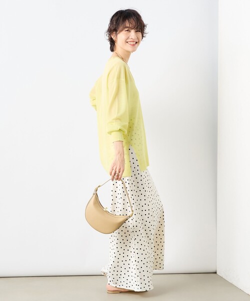 NOLLEY’S Sophi（ノーリーズソフィ）の「麻混シアーVネックプルオーバーニット（ニット/セーター・レディース・イエロー/ライトブルー/ベージュ・38）」の9枚目の写真