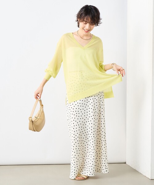 NOLLEY’S Sophi（ノーリーズソフィ）の「麻混シアーVネックプルオーバーニット（ニット/セーター・レディース・イエロー/ライトブルー/ベージュ・38）」の10枚目の写真