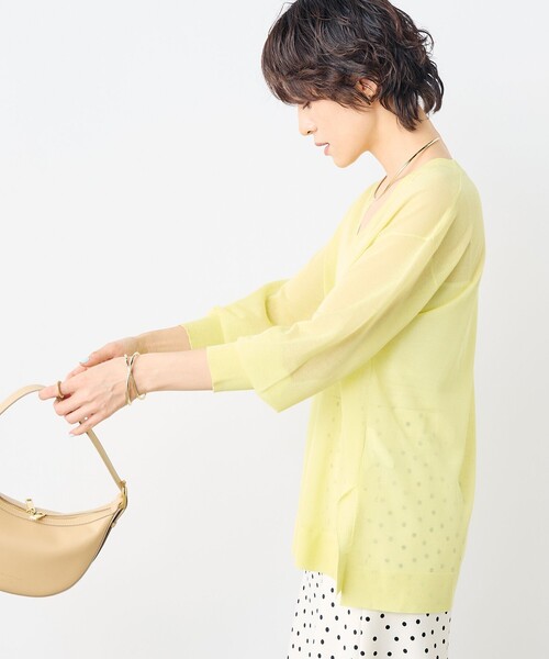 NOLLEY’S Sophi（ノーリーズソフィ）の「麻混シアーVネックプルオーバーニット（ニット/セーター・レディース・イエロー/ライトブルー/ベージュ・38）」の14枚目の写真