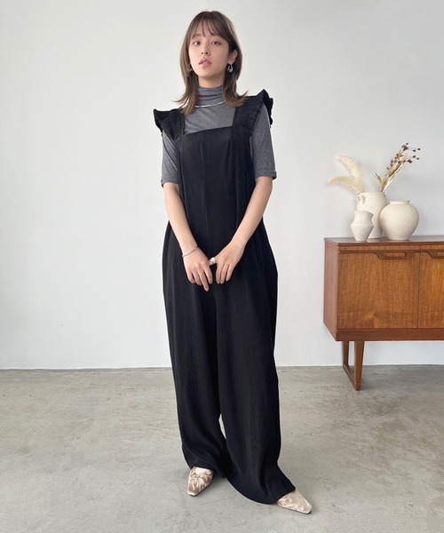 Jewelobe(ジュエローブ)の「ショルダーフリルプリーツルーズオールインワン(サロペット/オーバーオール・レディース・ブラック/ブルー・FREE)」の6枚目の写真