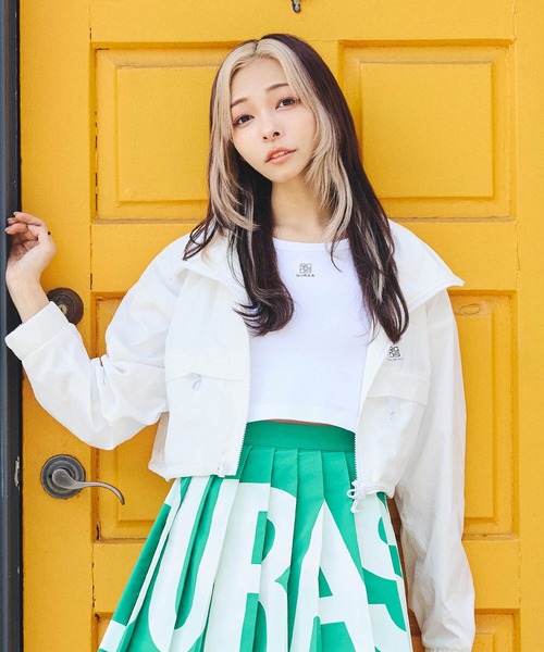 DURAS（デュラス）の「雑誌掲載｜ロゴ刺繍クロップタンクトップ（タンクトップ・レディース・ブラック/ホワイト・SMALL/MEDIUM）」の10枚目の写真