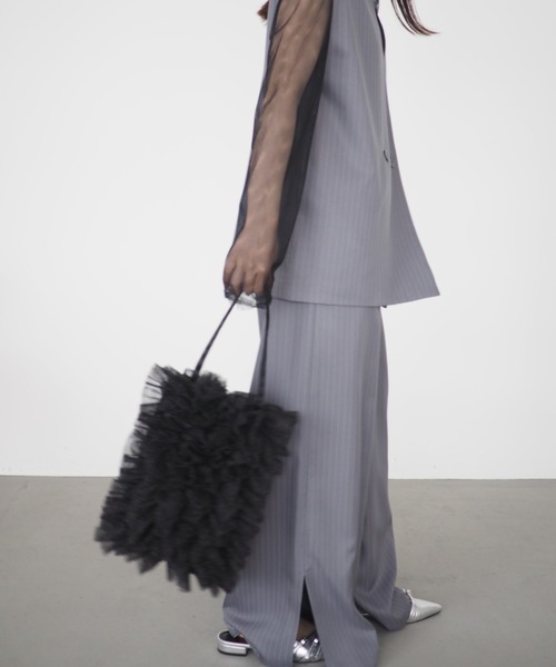 et.UNiVER(エトユニベール)の「Ruffle Bloom Tote(トートバッグ・レディース・ベージュ/ブラック・FREE)」の13枚目の写真